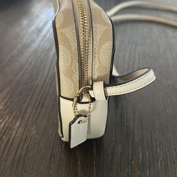 Coach Tan Signature Crossbody Bag - Picture 4 of 9